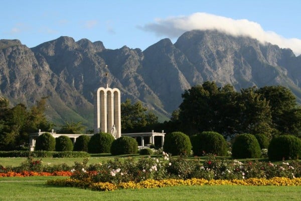 Franschhoek walking holiday reveals scenic mountains and history